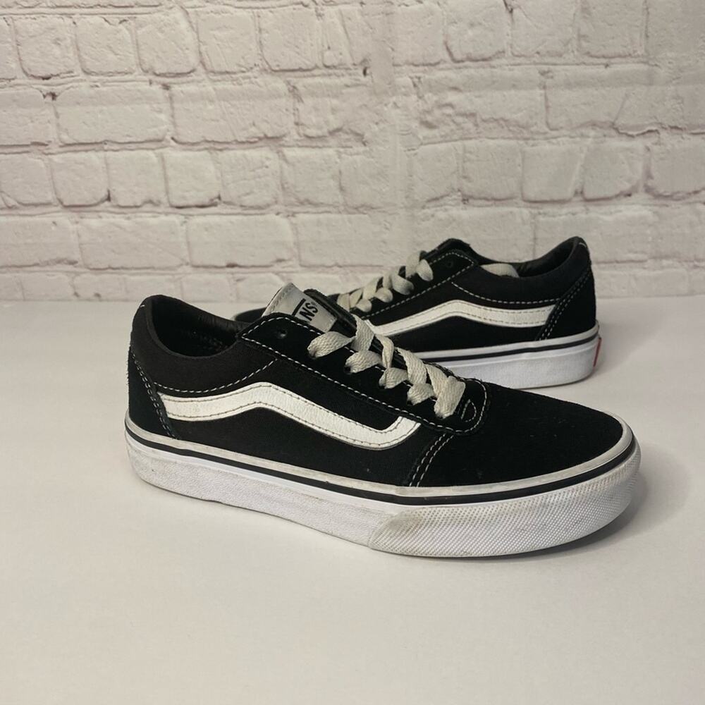 Vans - Picture 2 of 6
